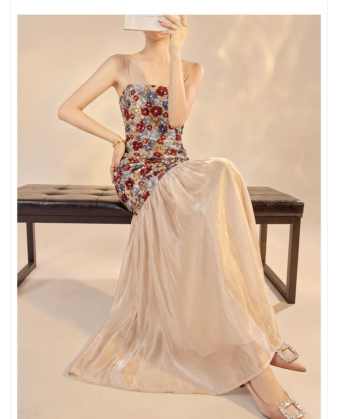 Bộ váy đầm dây thêu ren kết hợp áo khoác cardigan phong cách Trung Hoa mùa hè — Trang chủ, bộ đồ, đầm dây chi tiết 2