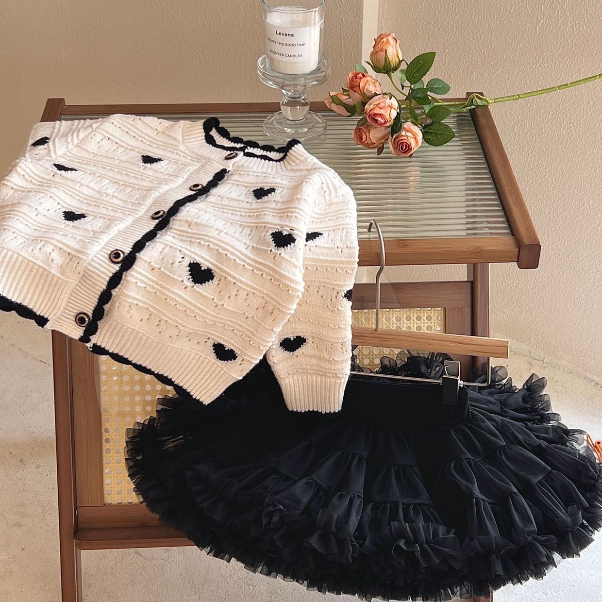 女の子の愛のセーターカーディガン春と秋の小中型子供韓国風ニットセーターベビースタイルジャケット新しいスタイル