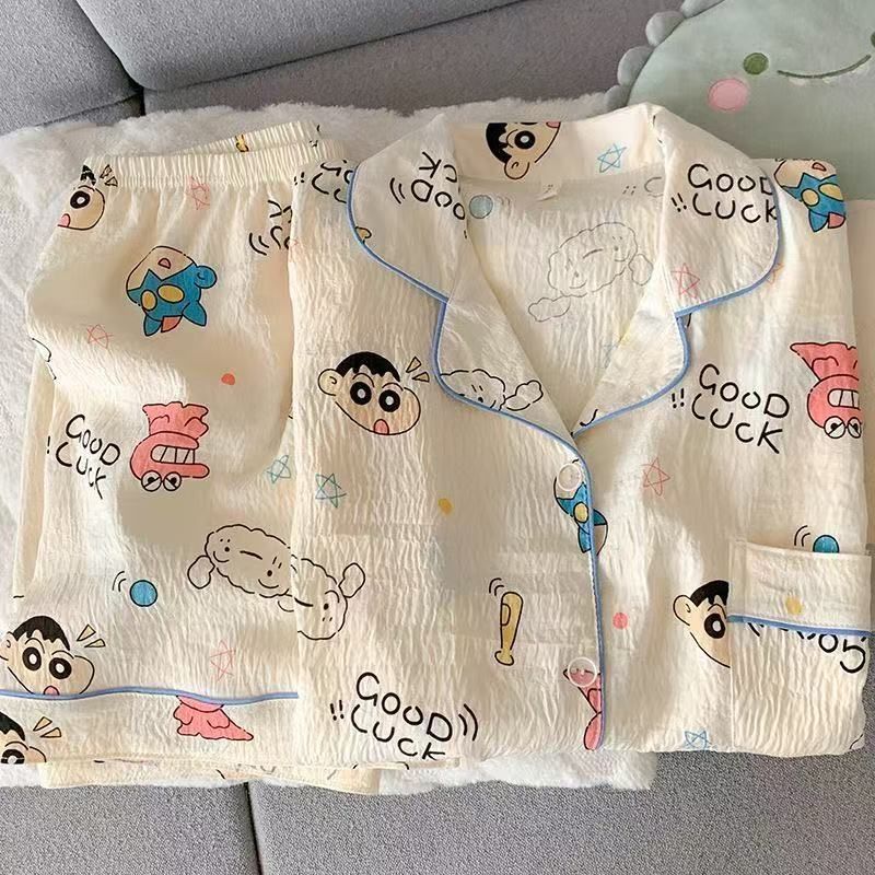 Venta al por mayor transfronteriza de nubes de algodón nuevo crayón Shin-chan pantalones cortos de manga corta rebeca de verano solapa pijamas lindos ropa de hogar para mujeres