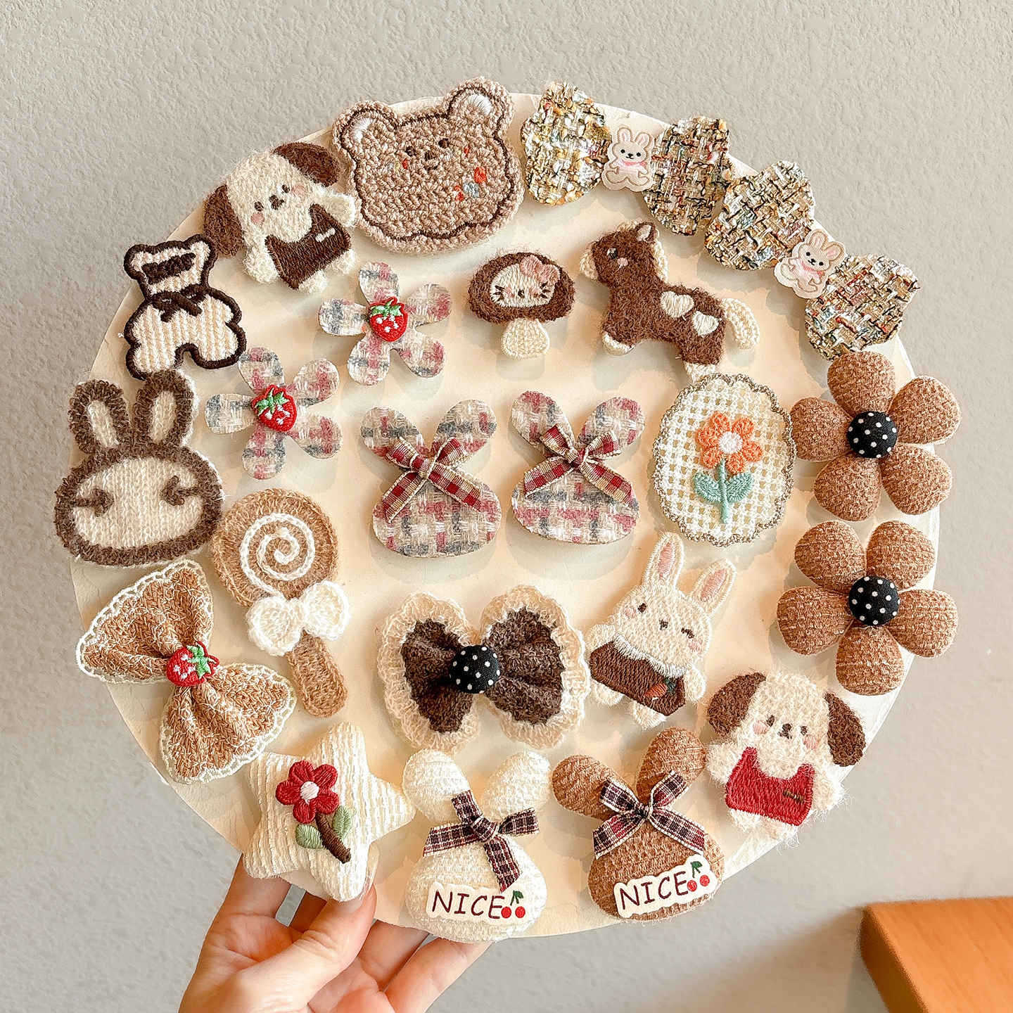 Children's Autumn and Winter Coffee-Colored Magic Tape 2025 New Style Girls' Hair-Friendly Hair Fixer Baby Bangs Sticker Hair Accessory