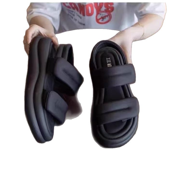 Sandallas deportivas para mujeres 2026 nuevo verano popularidad en línea Velcro con suela gruesa casual versátil zapatos de playa suaves