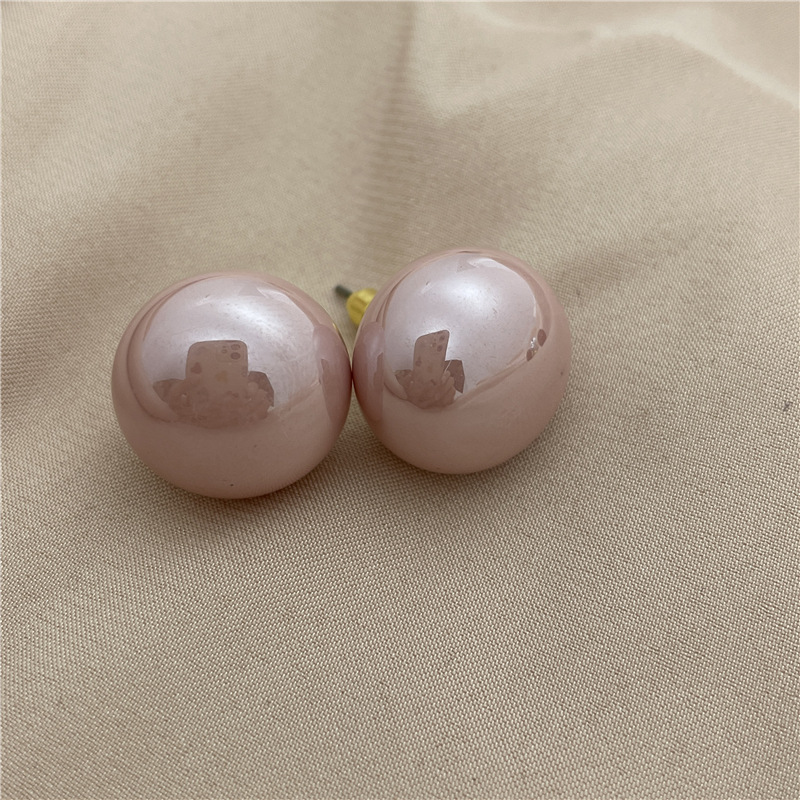 Fashion Round Imitation Pearl Stoving Varnish Inlay Pearl Women's Ear Studs 1 Pair display picture 4