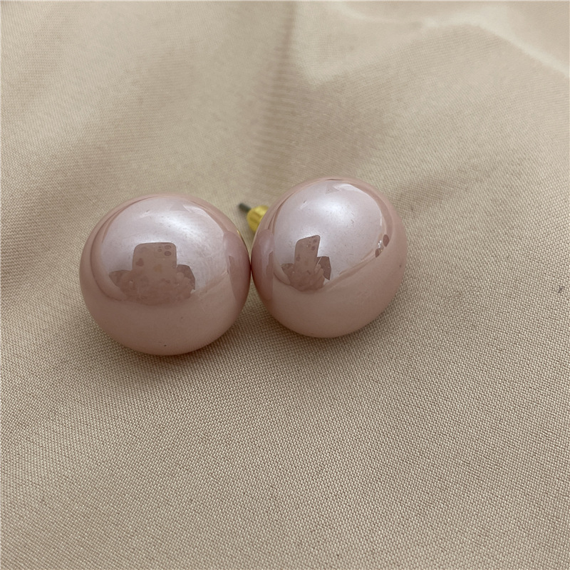 Fashion Round Imitation Pearl Stoving Varnish Inlay Pearl Womenu0027S Ear Studs 1 Pair