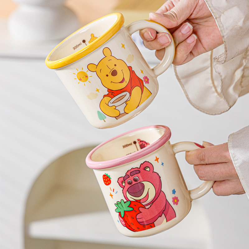 Taza de agua de cerámica de Disney de alto valor facial taza de café casera taza de café regalo creativo para niñas taza de marca