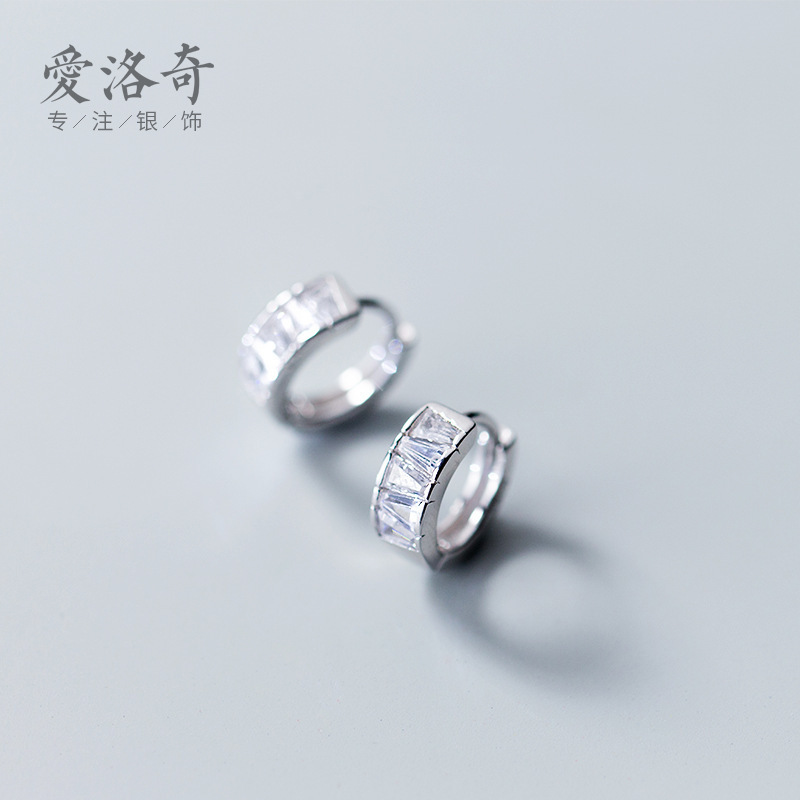 Eloch s925 plata estilo japonés simple taladro dulce corto orejas temperamento tendencia orejas de moda para mujeres E9957