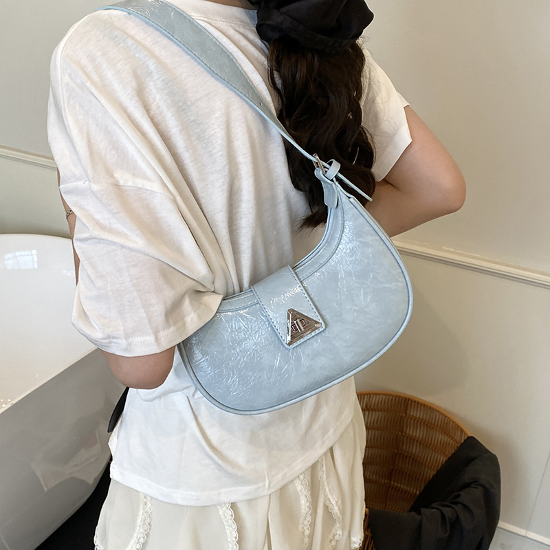 2025 新しいファッションニッチ三日月餃子バッグ女性の多用途夏の小さなバッグハイエンドシングルショルダークロスボディバッグ|undefined