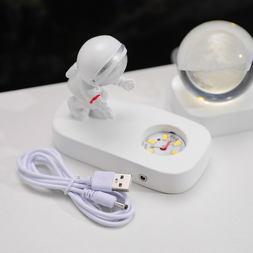 Creative Astronaut Starry Night Lamp Office Desk Light Decor Atmospheric Lamp Ornament Birthday Gift for Men