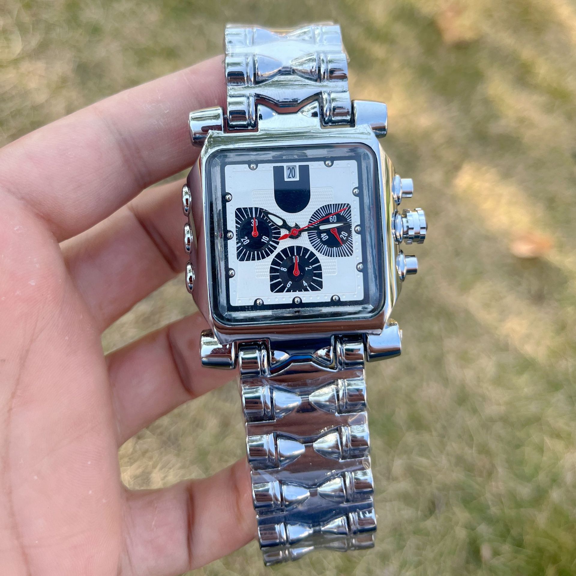 New Niche High-End Quartz Watch, Fashionable and Elegant Men's Bullet Watch, 6-Pin Cross-Border Watch Wholesale