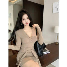 纯欲风v领假两件长袖连衣裙女秋季修身系带包臀裙子性感辣妹短裙
