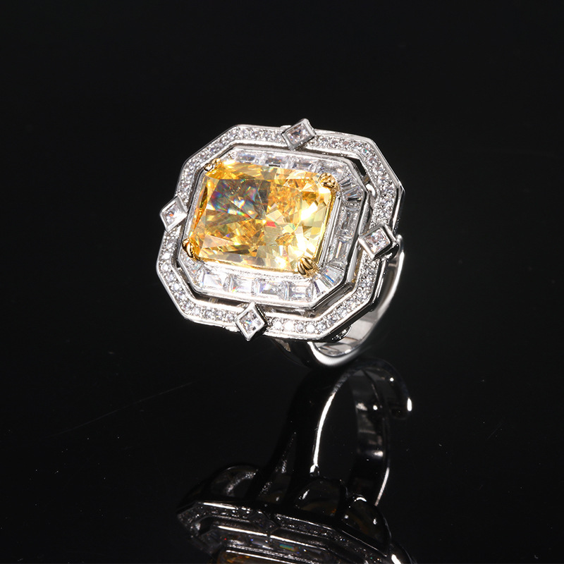 Zhuang Sheng joyas cobre inferior chapado en oro Diamante de alto carbono Flor de hielo diamante cuadrado cobre con incrustaciones temperamento ligero anillo de diamantes cuadrado de lujo hembra 10*14