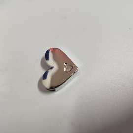 尾夹桃心