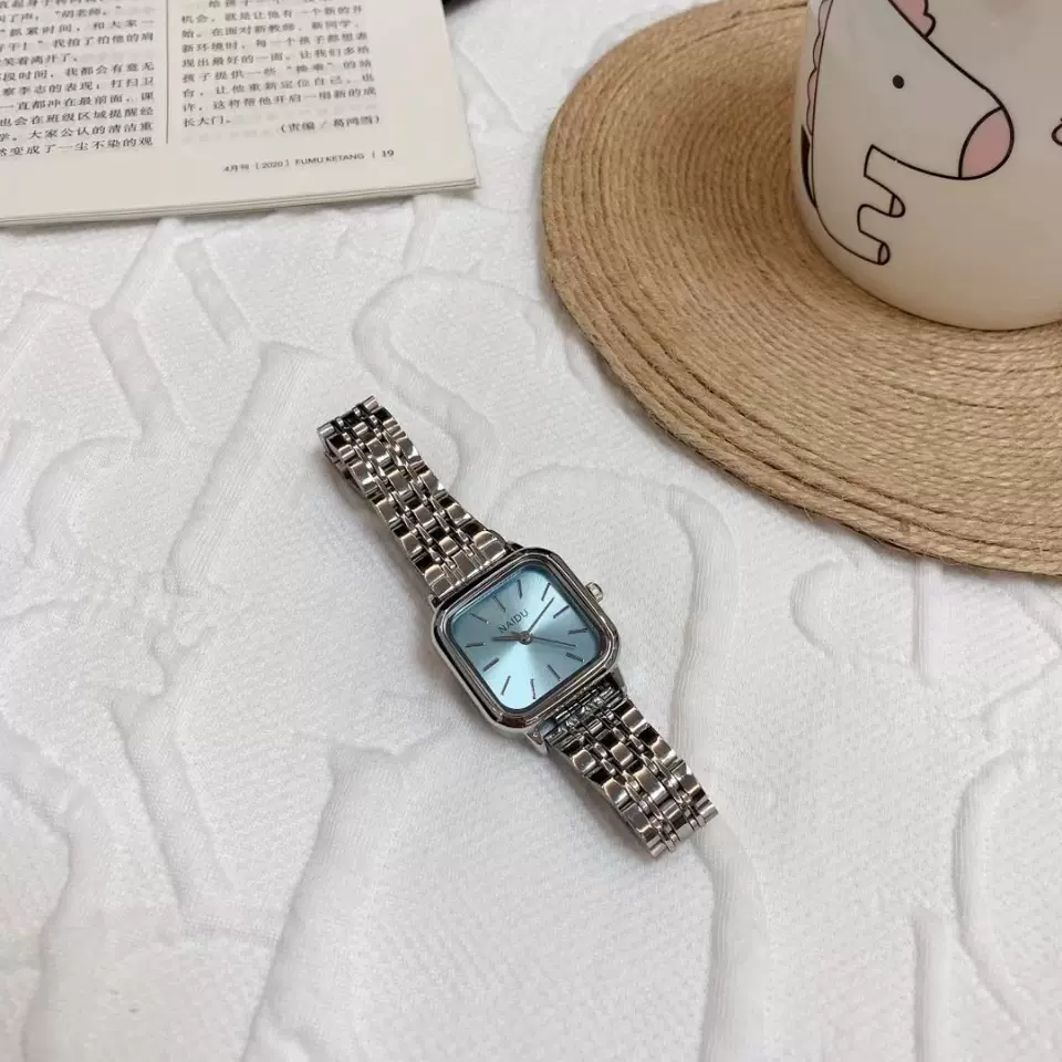2022夏季石英钢带学生白领方形简约大方直播货源手表批发时尚腕表