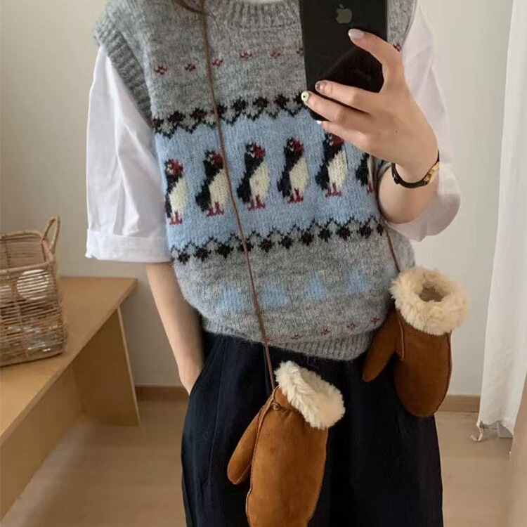 Korean Retro Little Penguin Knitwear Jacquard Knitwear Vest for Women Slimming Soft Waxy Sleeveless Layered Knitted Vest for Women Korean Retro Little Penguin Knitwear Jacquard Knitwear Vest for Women Slimming Soft Waxy Sleeveless Layered Knitted Vest for Women