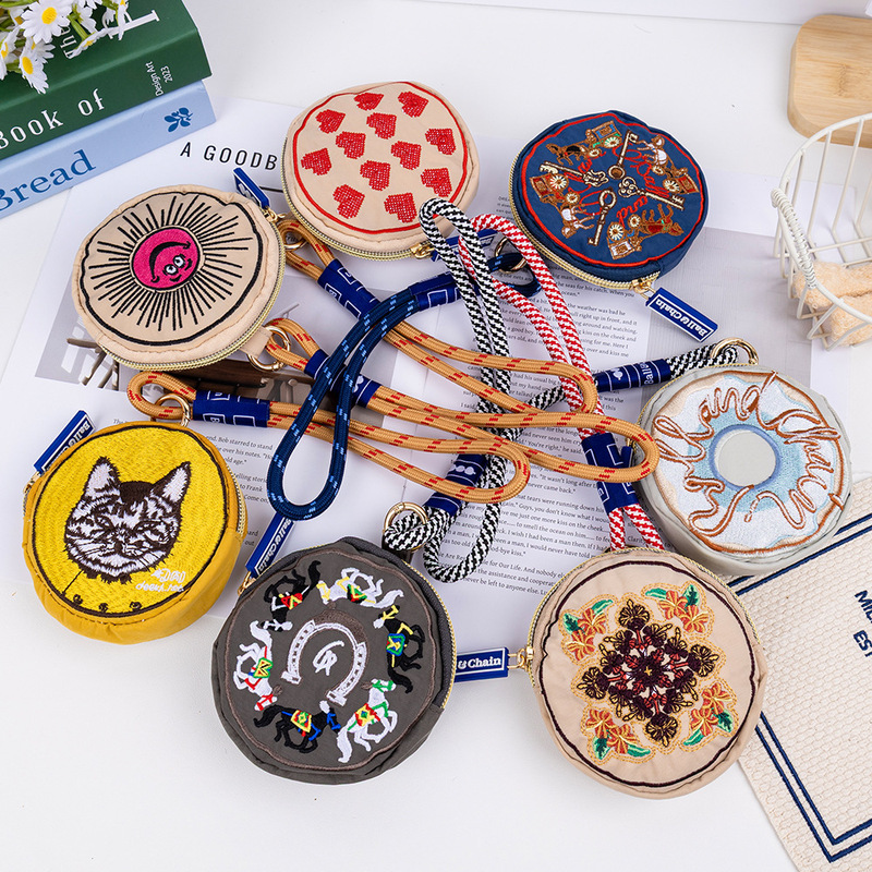 日本のかわいいコインキーホルダーバッグ女性の刺繍ナイロン多用途カジュアルデイリー収納キーヘッドフォンハンドバッグ|undefined
