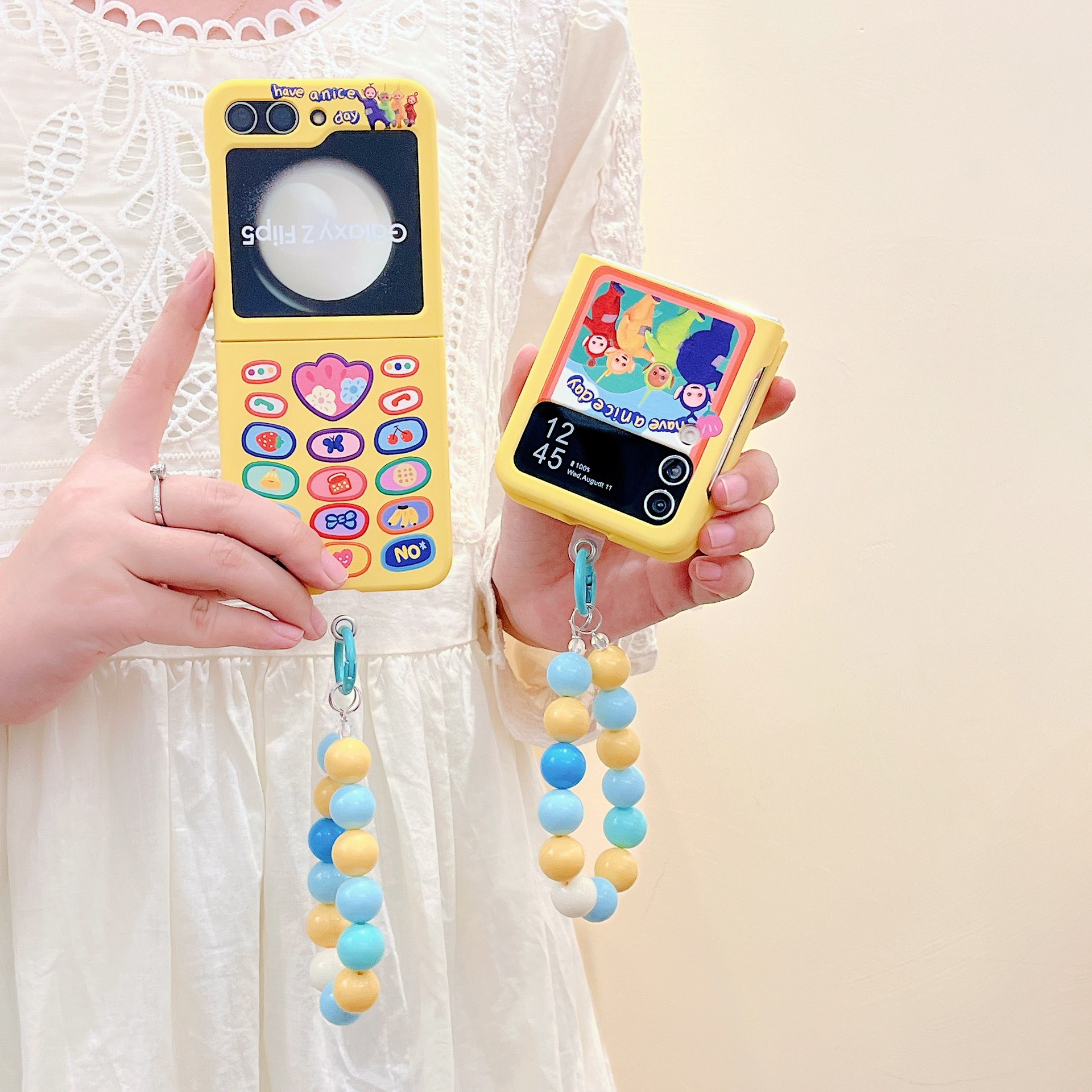 Suitable for Cartoon Phone Galaxy Zflip6/3/4 Mobile Phone Case Samsung 5Th Generation Foldableing Protective Cover Bracelet