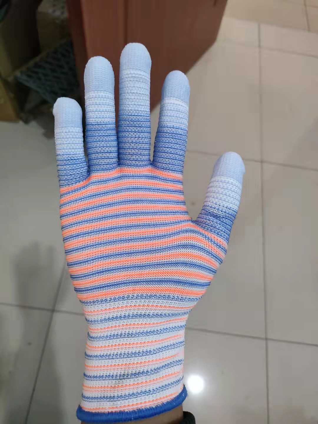 얼룩말 손가락 페인트 (접착제가있는 손가락 끝)