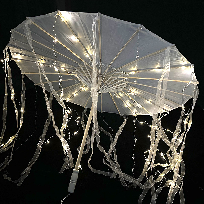 Mano con brilla paraguas luminosas hadas ropa china props de fotografía antiguo cinturón blanco cuentas LED lámpara luminosa seda paraguas