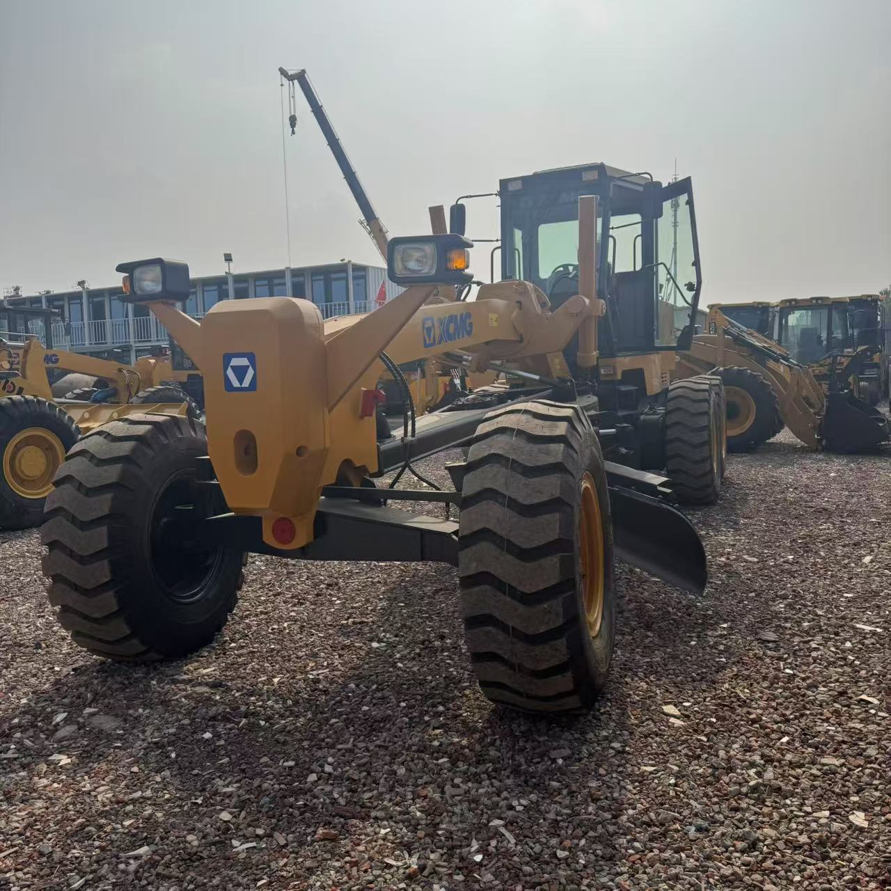 Niveladora xugong215 xugong180 niveladora exportación de comercio exterior xggr215grader raspadora