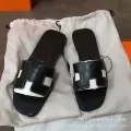Full Coverage Black Sheepskin Grain