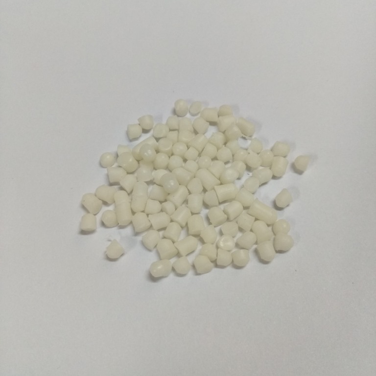 供应PVC，电线、电缆、密封条用条再生料