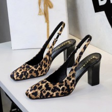 8320 leopard print square toe thick heel high-heeled shoes for women, versatile and easy to wear, with a French minimalist style toe closure and a back empty single shoe