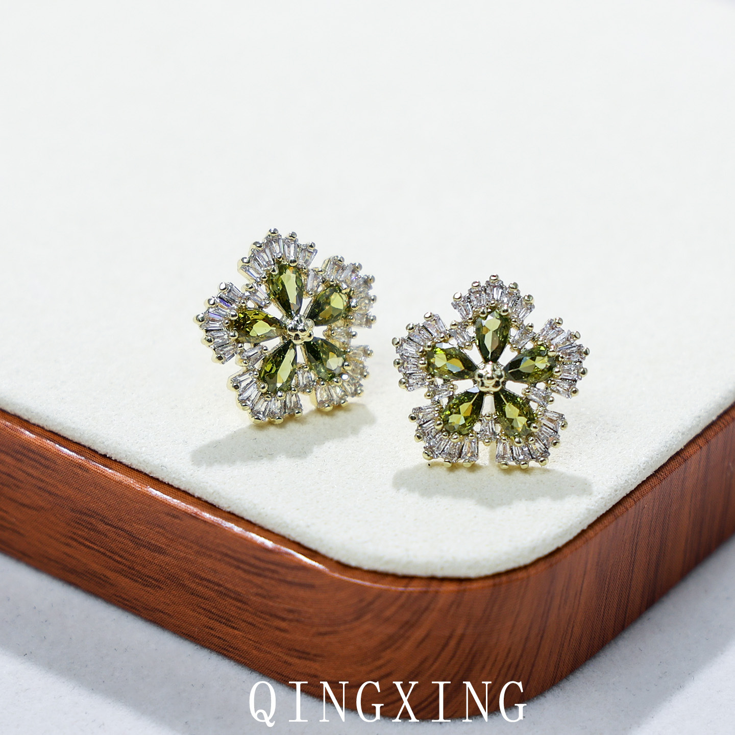 Boucles d'oreilles flocons de neige en zircon vert olive, style forêt, élégantes et polyvalentes, pour jeunes filles._voghion.com
