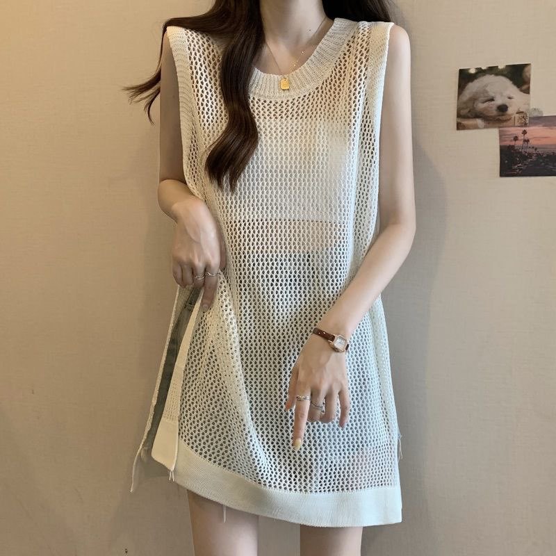 Summer long knitted vest with a round collar sleevless