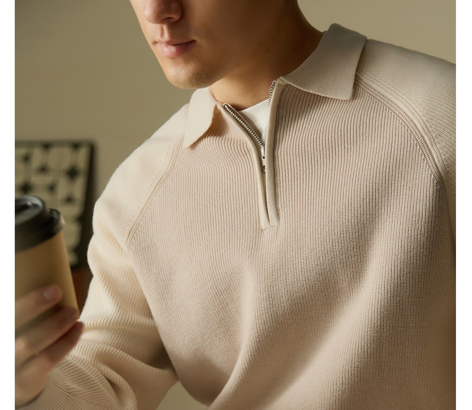 Maglione da uomo con collo a polo e mezza zip, vestibilità slim, maniche raglan, stile casual invernale, con bordi a contrasto_voghion.com