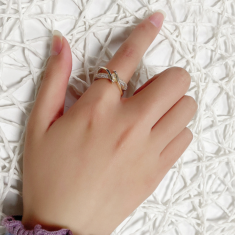 Anillo chapado en oro de 18 quilates, estilo minimalista de lujo ligero, diseño geométrico moderno, abierto, joyería de moda para el dedo índice para mujer.