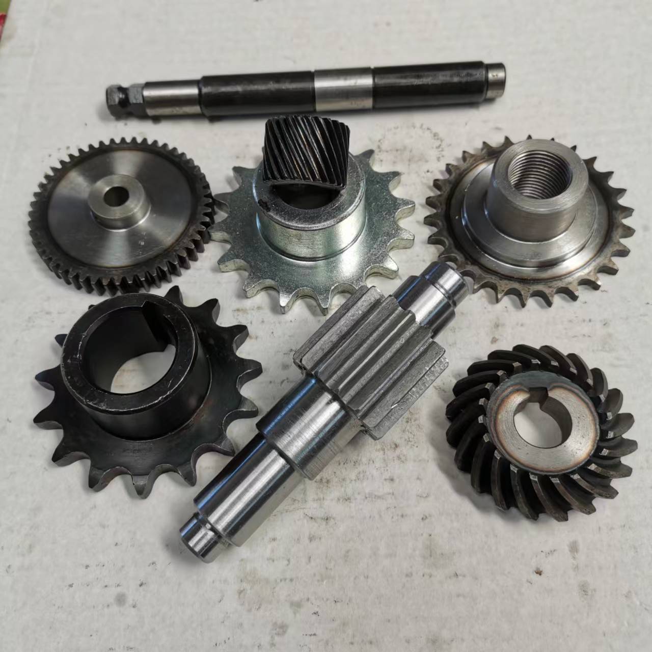 齿轮 链轮 同步带轮 花键轴 联轴器 直齿轮 斜齿轮 伞齿轮