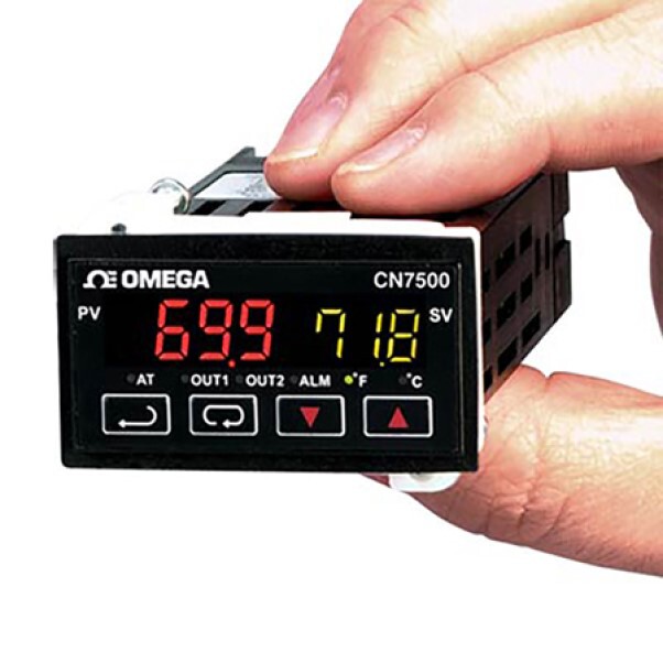 Omega Cn7500 Series 1⁄32 Din Temperature Ramp/Constant Value Controller
