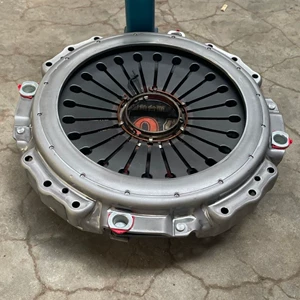 DS380 clutch pressure plate, compatible with 1601N12-090 Tianjin Dongfeng 153 and Foton Auman, directly from the factory