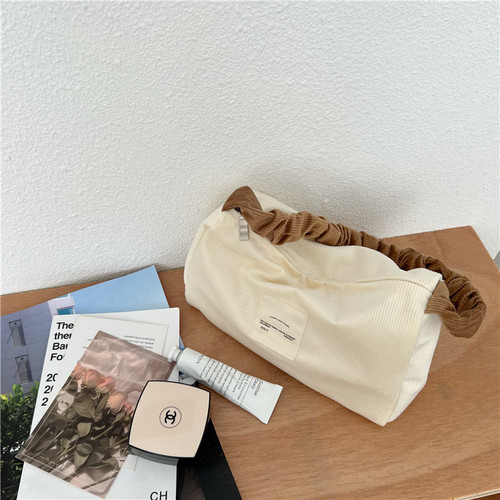 Good-looking girly corduroy handbag, cute contrasting color storage bag, portable large-capacity cosmetic bag for women
