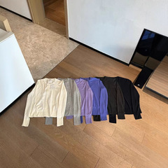 030513春の婦人服の新商品2025シンプルなラウンドネックの単列ボタンの通気性の薄いニットカーディガン
