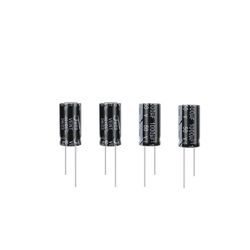 Condensador electrolítico enchufable directo de aluminio de la fábrica completa de la especificación JWCO jiaweicheng del condensador 13*17/21/25