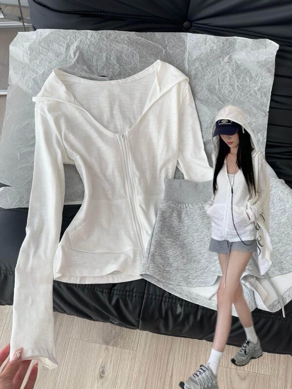 The Waist-Cinching Bamboo Cotton Hooded Cardigan + Gray Shorts Look Really Good! It's Full of Korean-Style Casual Vibes for Spring and Summer!