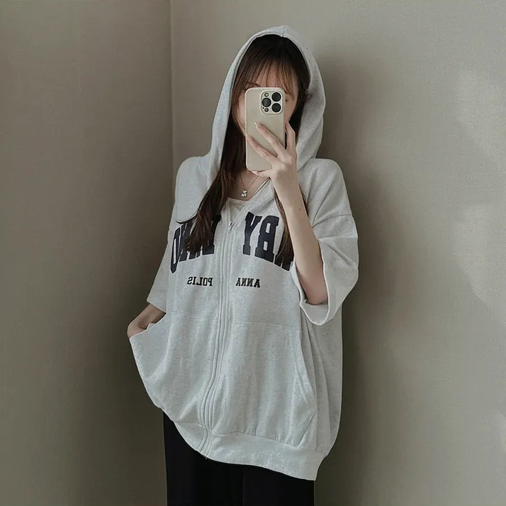 대외 무역 반팔 검은 스웨터 여자 2023 봄 여름 한국 스포츠 느슨한 후디 지퍼 카디건 틈새 디자인 감각