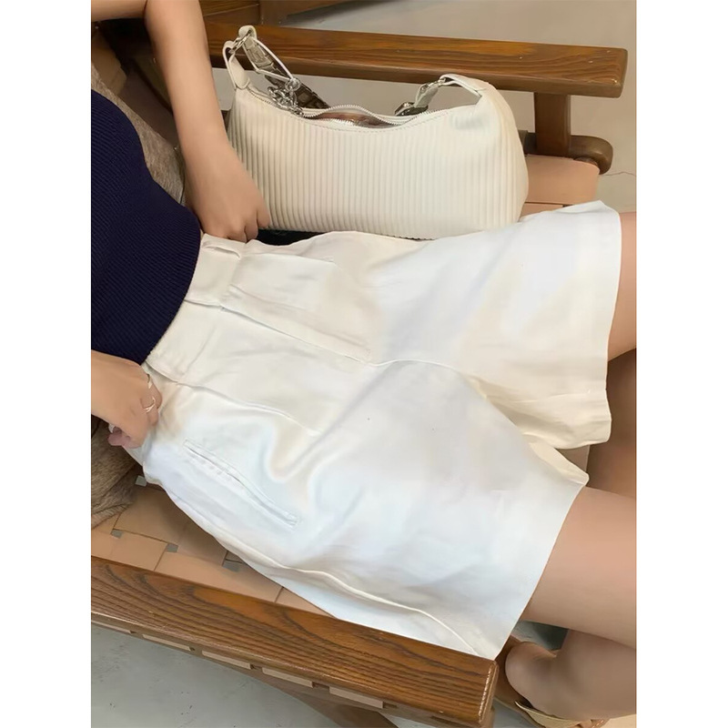 White Linen Suit Shorts for Women, 2026 New Summer Style, Cotton-Linen Casual Loose Fit, Petite Five-Point Shorts White Linen Suit Shorts for Women, 2026 New Summer Style, Cotton-Linen Casual Loose Fit, Petite Five-Point Shorts