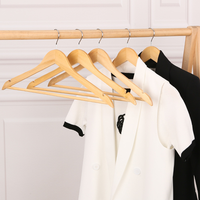 Fabricantes personalizados perchas de madera sólida perchas de ropa domésticas antideslizantes sin marcas perchas de ropa de madera perchas de ropa tienda de ropa