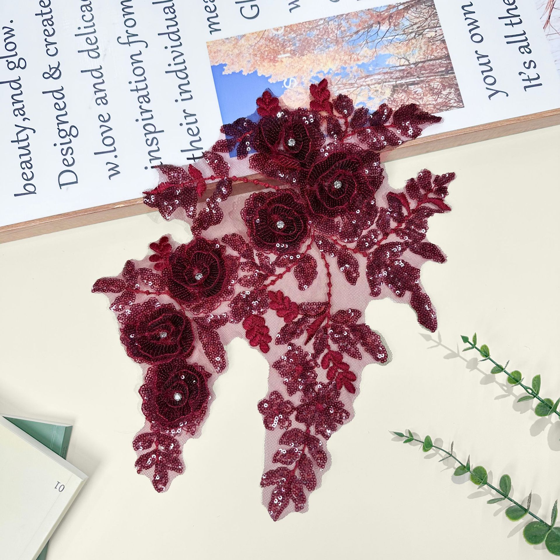 Gran tamaño 3D rosa bordada tela pegada vestido de boda cheongsam DIY accesorios de decoración de clavos hechos a mano encaje de perlas