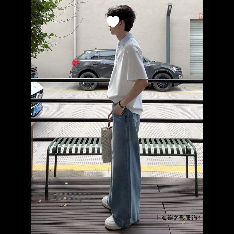 Korean Style Fake Two-Piece Shirt with V-Neck and Short Sleeves, Cool and Stylish Summer Outfit for Boys, Complete Set with Cleanfit Jeans Korean Style Fake Two-Piece Shirt with V-Neck and Short Sleeves, Cool and Stylish Summer Outfit for Boys, Complete Set with Cleanfit Jeans