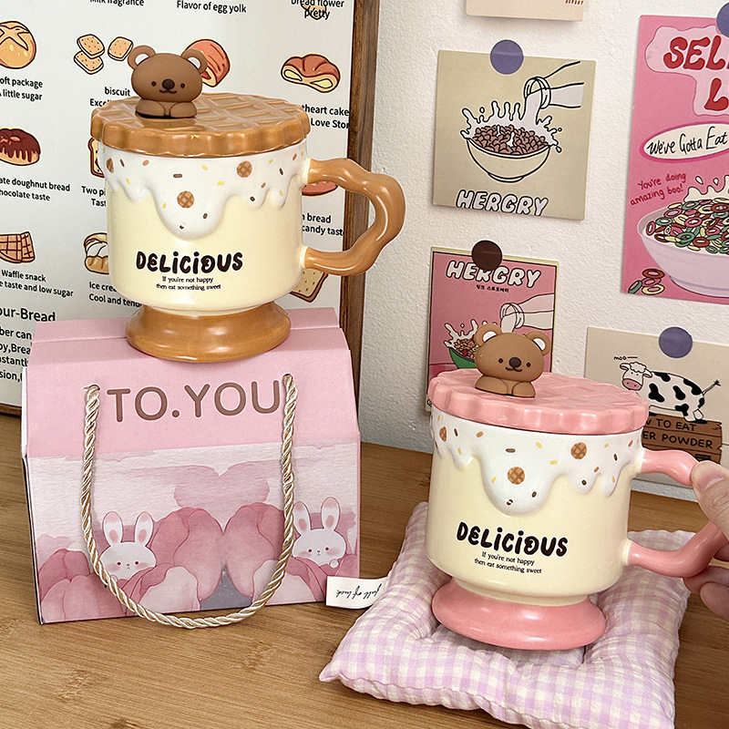 Oso taza de pie alto con regalo de cumpleaños taza de café taza de agua para mujer taza de cerámica de alto valor con tapa taza de cuchara