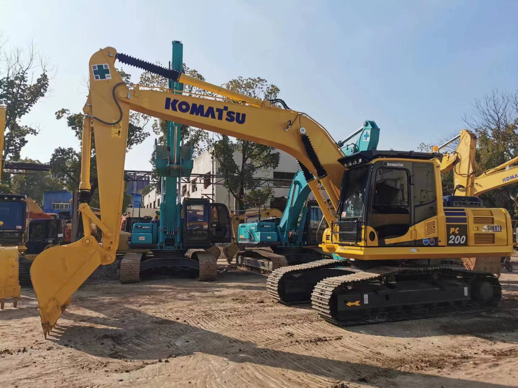 外贸热销九成新小松PC200－8挖掘机新款小松200-8挖掘机节能高效