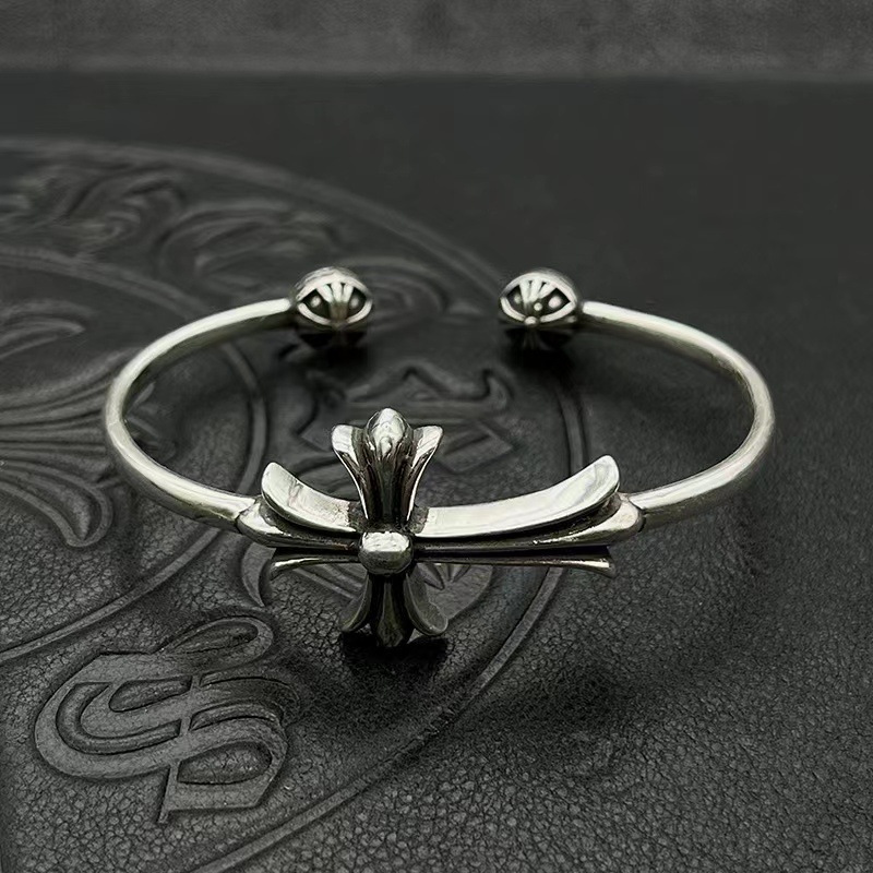 Retro elegant classic bracelet for men and women