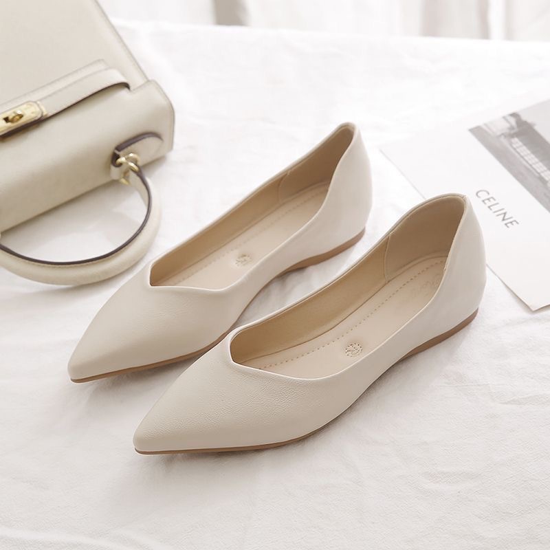 Zapatos de caída superficiales para mujeres de otoño nuevos zapatos de trabajo simples y ligeros de tacones planos con punta de un pie de zapatos de trabajo de base suave