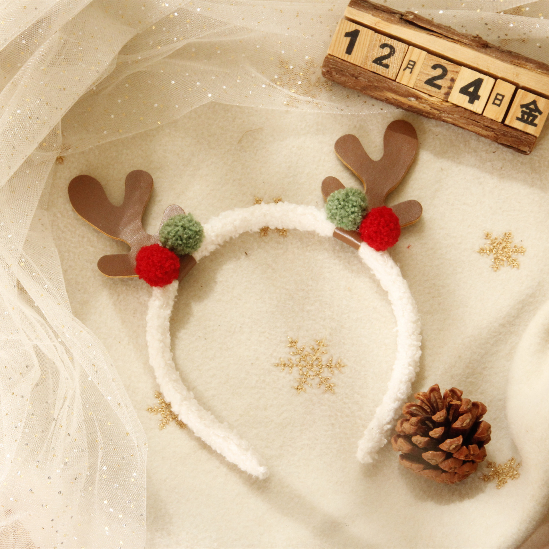 Cross-border Christmas headdress, deer antler headband, elk colorful fur ball, cute girl heart holiday gift, leather deer antler hair ornament