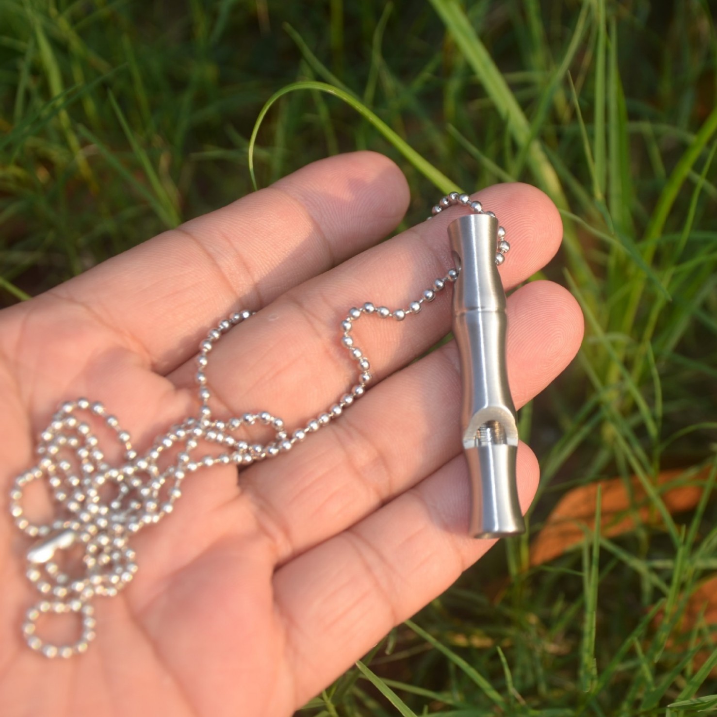 Outdoor stainless steel bamboo whistle, camping survival whistle, high-decibel metal steel whistle, emergency survival whistle