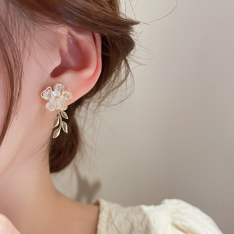 Retro Heart Shape Alloy Inlay Artificial Pearls Womenu0027S Ear Studs 1 Pair