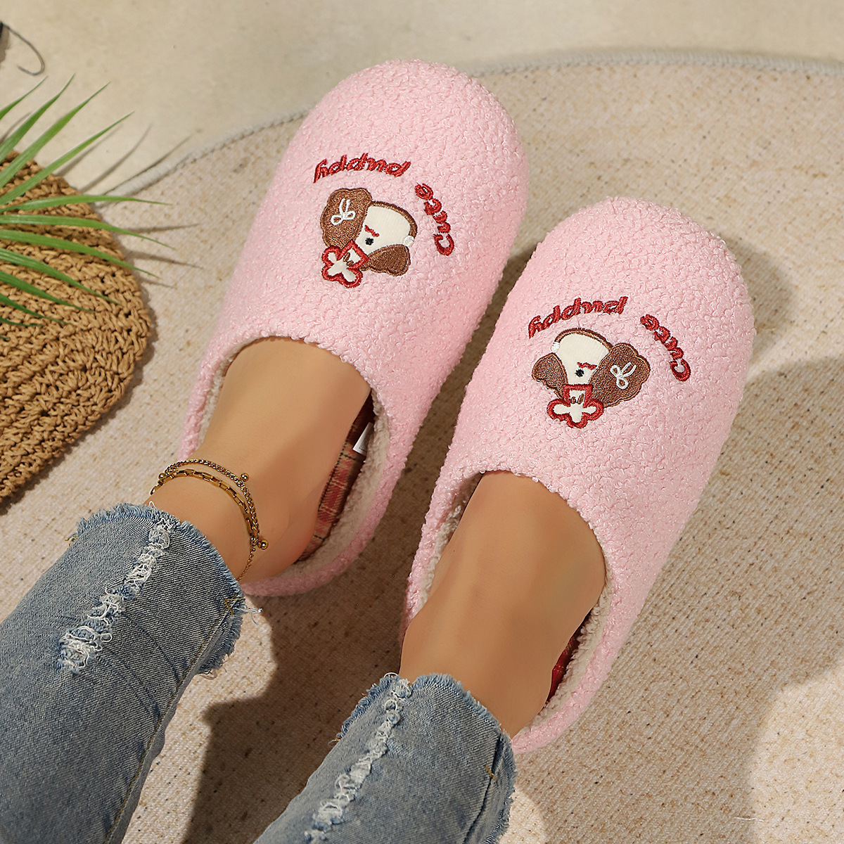 Casa zapatos de algodón suaves lindos cachorro zapatillas de cabello de cabello para mujeres de otoño y invierno deslizantes interiores gruesas zapatillas de cabello