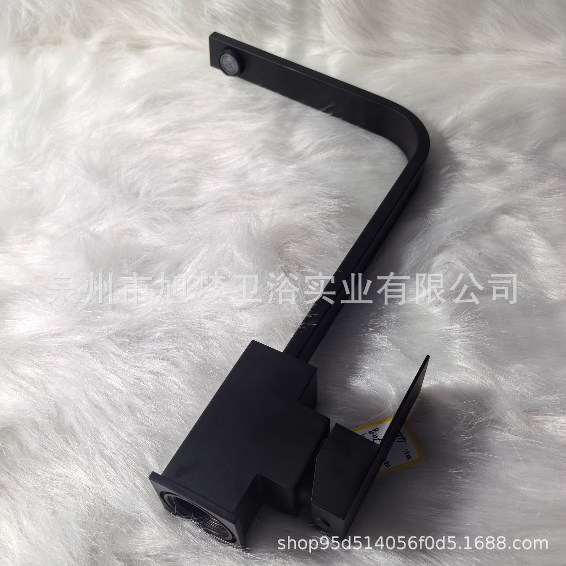 Grifos de cocina de acero inoxidable cuadrangular siete tubos planos grifos de agua caliente y fría a prueba de salpicaduras grifos de fregadero mayoristas